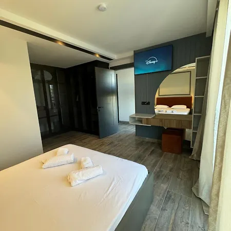 Isitmali Havuzlu Lueks Kusadası